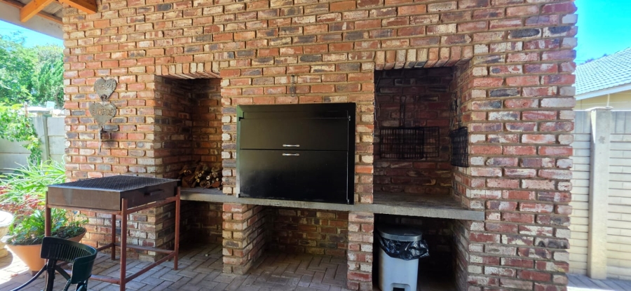 3 Bedroom Property for Sale in La Hoff North West
